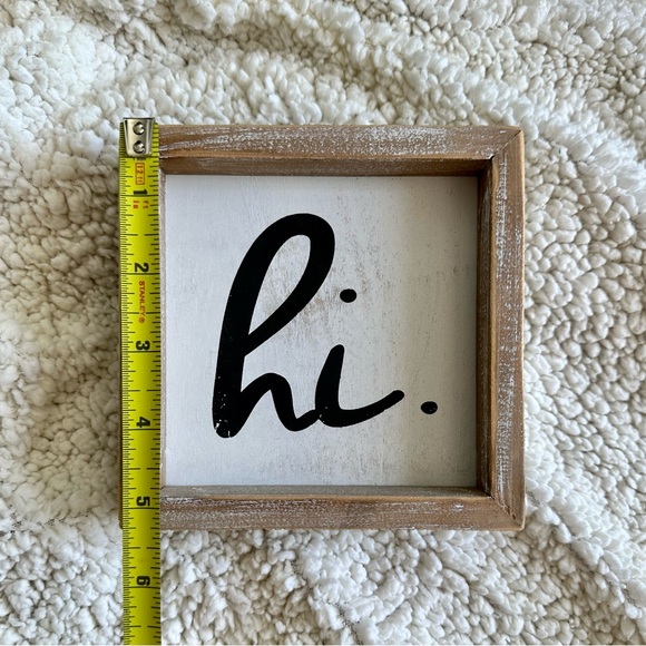 ‘Hi’ Small Wall Decor - Picture 3 of 7